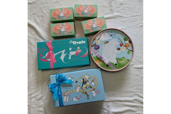 ダスカコレクションのチョコ3箱とおまけ