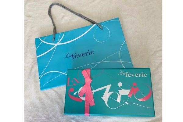 ラフェヴァリのチョコと紙袋