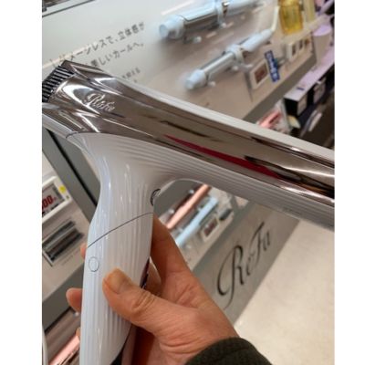 エディオンのリファ売り場